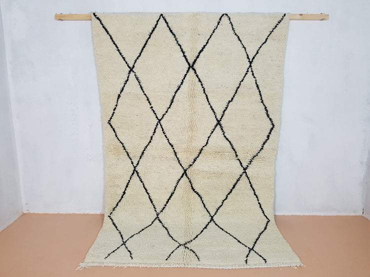 Beni Ouarain Rug, 236 x 148 cm || 7,74 x 4,86 feet, MS-105