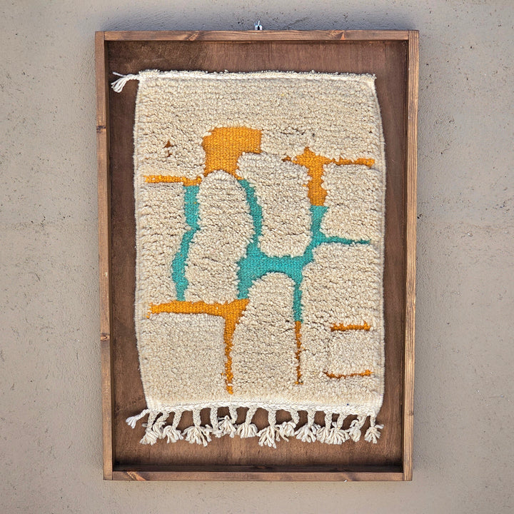Arte em Tapete Berbere com Moldura Ocre e Turquesa - 100x76x5cm