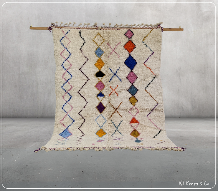 Handmade Azilal Rug, 250 x 175 cm || 8,2 x 5,74 feet, AZ-247