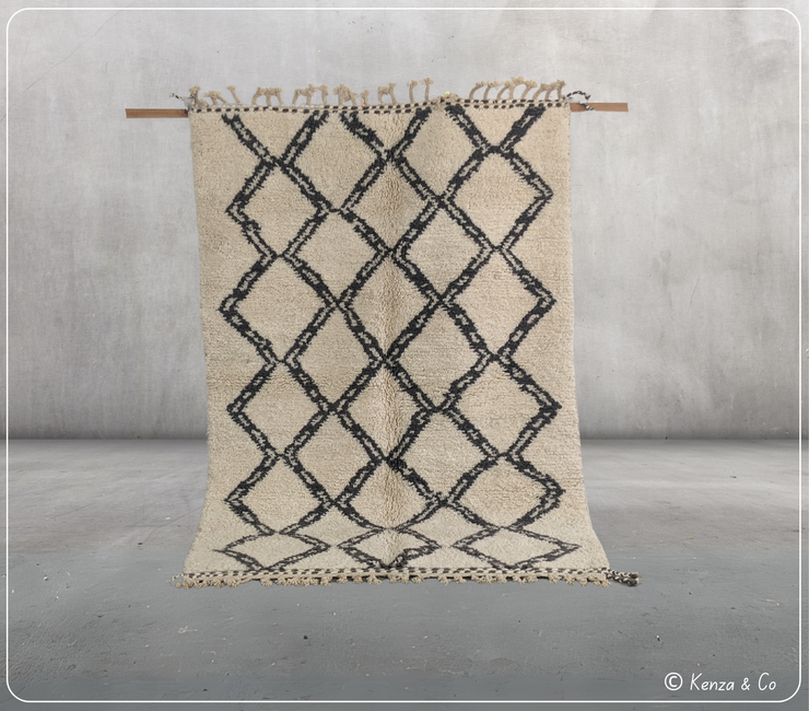 Beni Ouarain Rug, 240 x 165 cm || 7,87 x 5,41 feet, MS-379