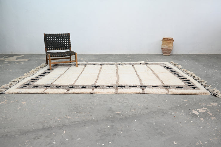 LARGE Beni Ouarain Rug, 305 x 195 cm, GO-700