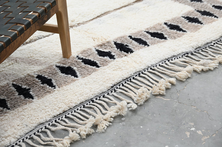 LARGE Beni Ouarain Rug, 305 x 195 cm, GO-700