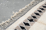 LARGE Beni Ouarain Rug, 305 x 195 cm, GO-700