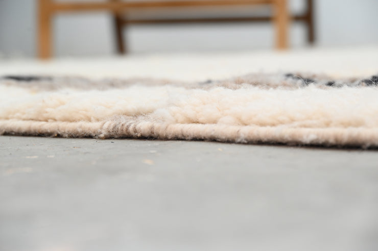 LARGE Beni Ouarain Rug, 305 x 195 cm, GO-700