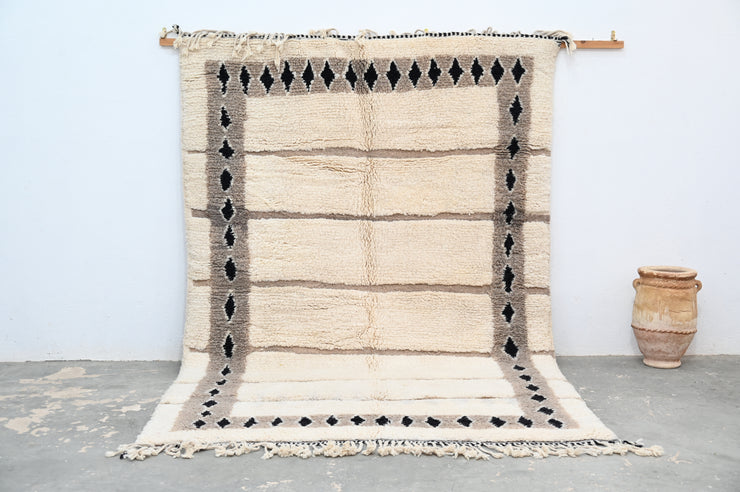 LARGE Beni Ouarain Rug, 305 x 195 cm, GO-700