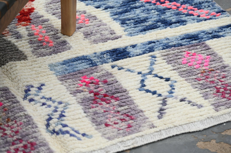 Handmade Azilal Rug, 210 x 140 cm, AZO-608