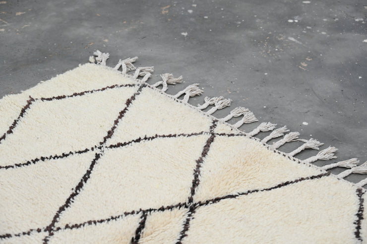Beni Ouarain Rug, 235 x 140 cm, AZO-612