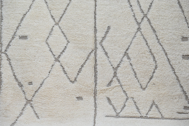 LARGE Beni Ouarain Rug, 305 x 205 cm, GO-762