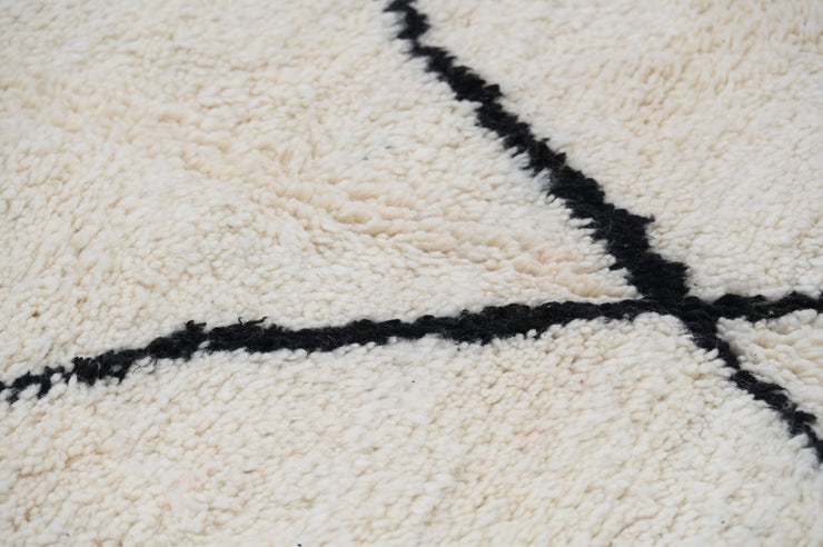 Beni Ouarain Rug, 250 x 175 cm, AZO-651