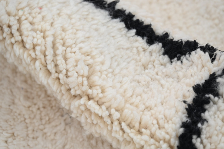 Beni Ouarain Rug, 250 x 175 cm, AZO-651