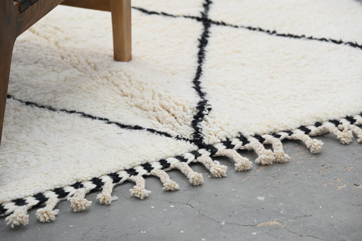 Beni Ouarain Rug, 245 x 160 cm, AZO-656