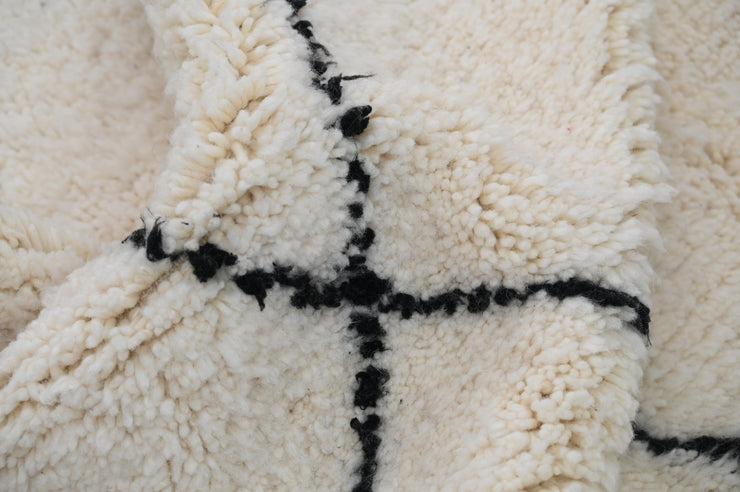 Beni Ouarain Rug, 245 x 160 cm, AZO-656