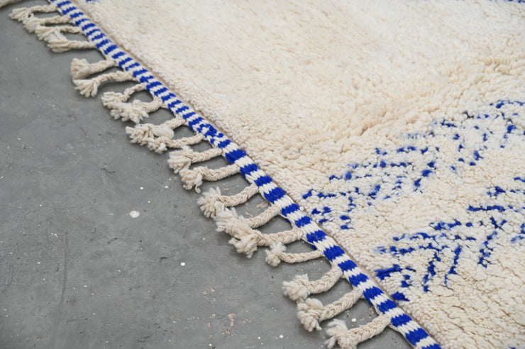 Handmade Azilal Rug, 240 x 160 cm, AZO-657