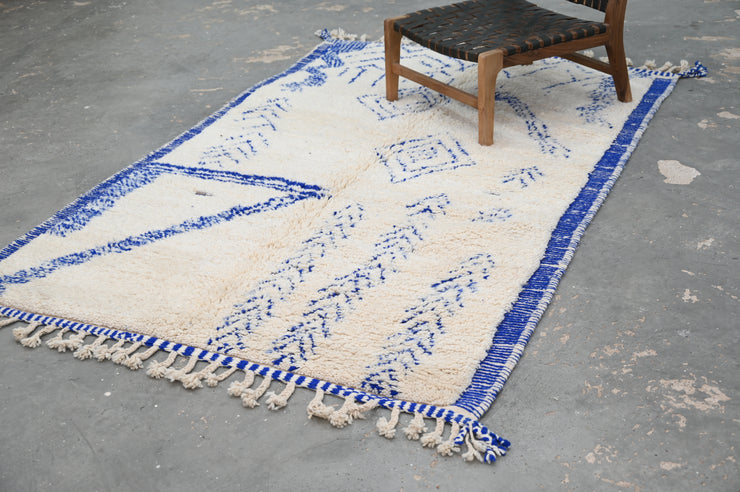Handmade Azilal Rug, 240 x 160 cm, AZO-657