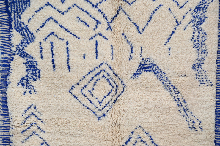 Handmade Azilal Rug, 240 x 160 cm, AZO-657