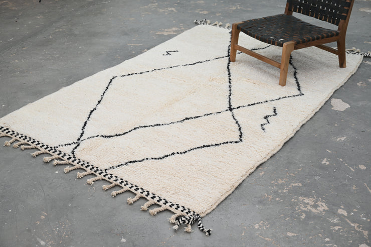 Beni Ouarain Rug, 260 x 165 cm, AZO-660