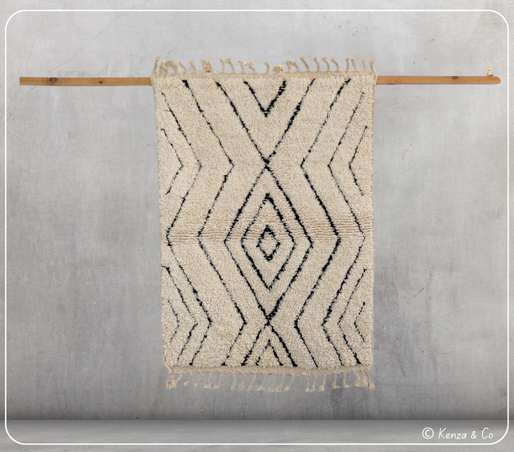 Beni Ouarain Rug, 150 x 110 cm || 4,92 x 3,61 feet, P-175