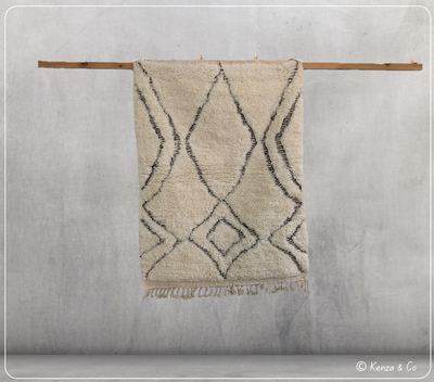 Beni Ouarain Rug, 150 x 110 cm || 4,92 x 3,61 feet, P-183