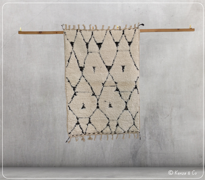 Beni Ouarain Rug, 155 x 112 cm || 5,09 x 3,67 feet, P-184