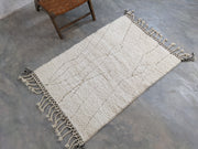 Beni Ouarain Rug, 155 x 105 cm || 5,09 x 3,44 feet, P-163