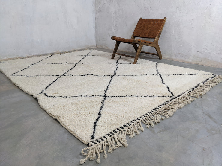 LARGE Beni Ouarain Rug, 285 x 210 cm || 9,35 x 6,89 feet, G-319