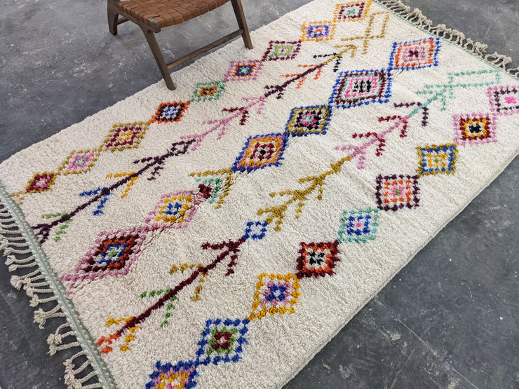 Handmade Azilal Rug, 255 x 165 cm || 8,37 x 5,41 feet, AZ-244