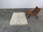 Beni Ouarain Rug, 150 x 110 cm || 4,92 x 3,61 feet, P-175