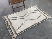 Beni Ouarain Rug, 150 x 105 cm || 4,92 x 3,44 feet, P-192