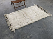 Beni Ouarain Rug, 155 x 110 cm || 5,09 x 3,61 feet, P-196