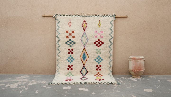 Azilal-teppe 250×165 cm – Elfenbenfarget, flerfarget pastell, AZO-787