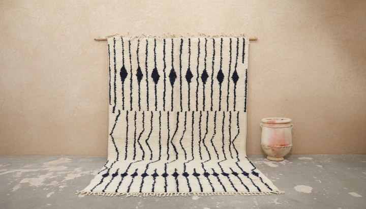Stort Beni Ouarain-teppe 310×210 cm – Elfenben & Mørk Lilla, GO-937