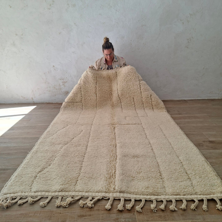 Ivory Beni Ouarain Rug with Tonal Linear Design, full rug view, MS1009