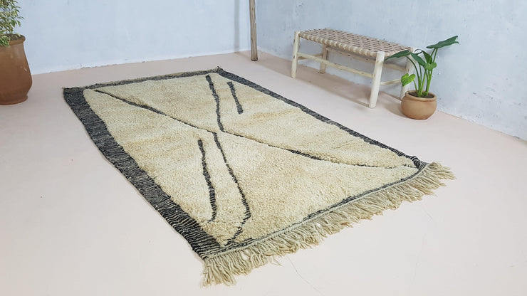 Beni Ouarain rug, 245 x 155 cm || 8.04 x 5.09 feet - KENZA & CO
