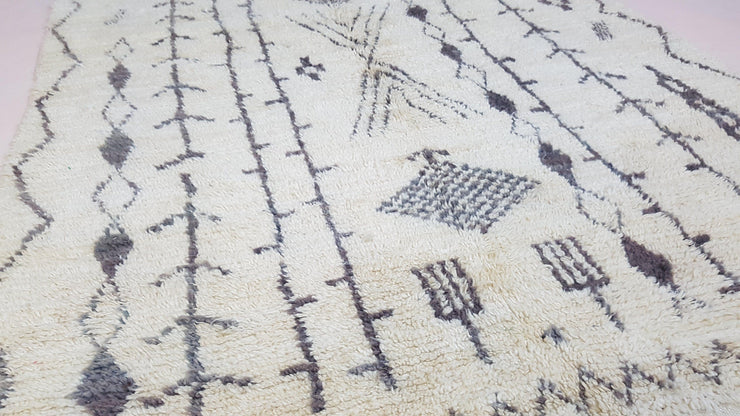Handmade Azilal rug, 260 x 165 cm || 8.53 x 5.41 feet - KENZA & CO