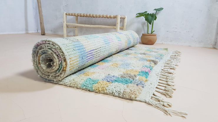 Handmade Azilal rug, 235 x 155 cm || 7.71 x 5.09 feet - KENZA & CO