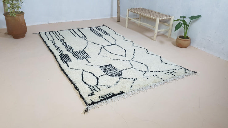 Handmade Azilal rug, 250 x 150 cm || 8.2 x 4.92 feet - KENZA & CO