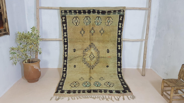 Vintage Boujaad rug, 235 x 145 cm || 7.71 x 4.76 feet - KENZA & CO