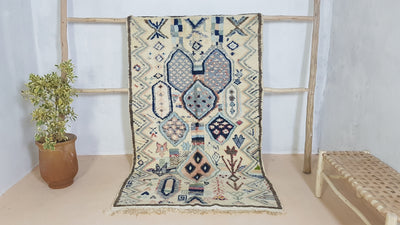 Handmade Azilal rug, 225 x 145 cm || 7.38 x 4.76 feet