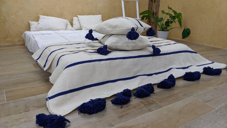 Moroccan wool Pom Pom Blanket + 2 Cushion covers - KENZA & CO