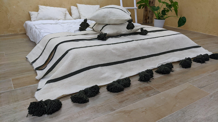 Moroccan wool Pom Pom Blanket + 2 Cushion covers - KENZA & CO